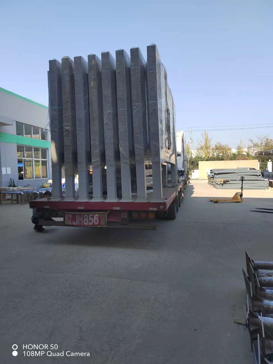 惠安第二批(pī)公交站台(tái)發貨 惠安第二批公交站(zhàn)台發貨